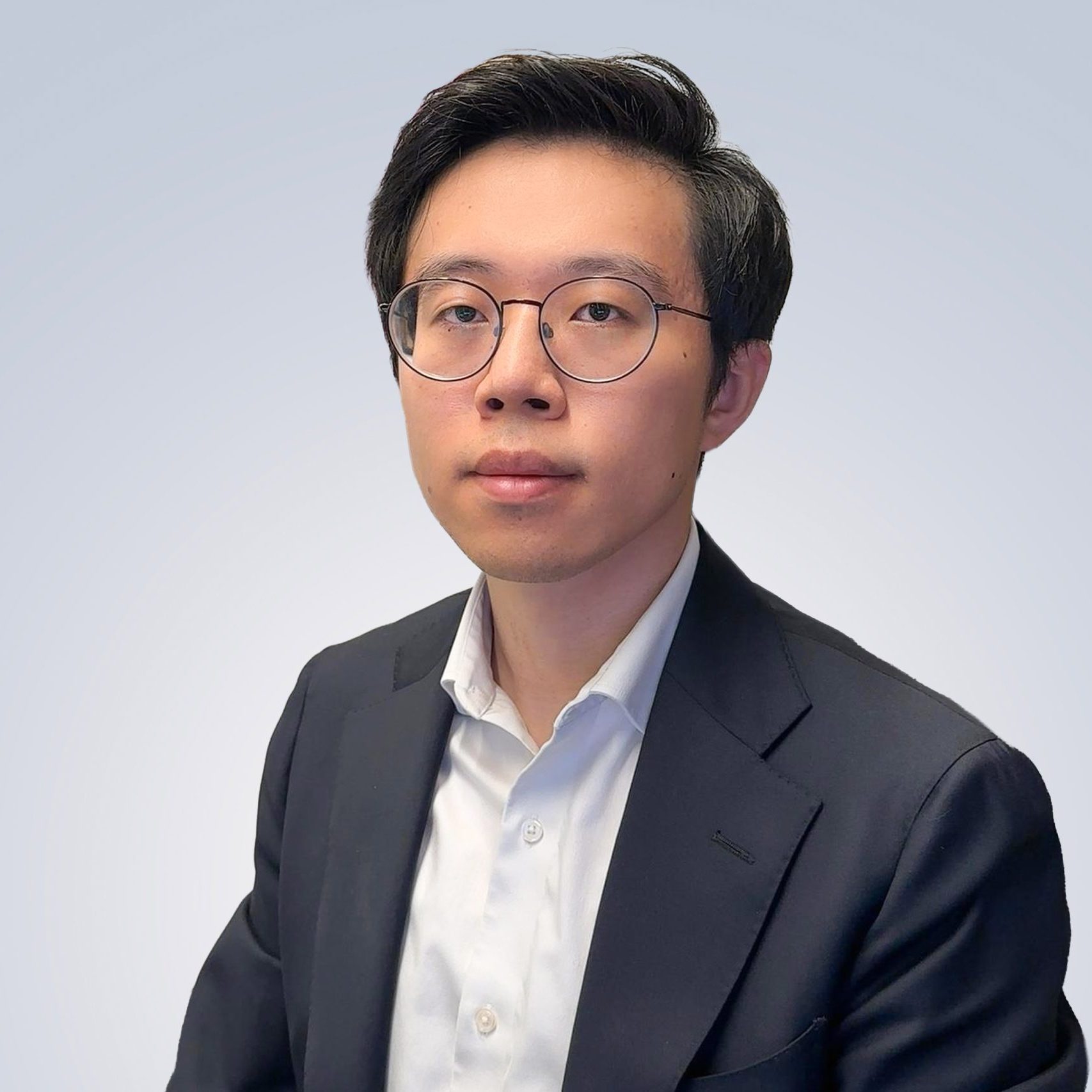 Justin Huang headshot