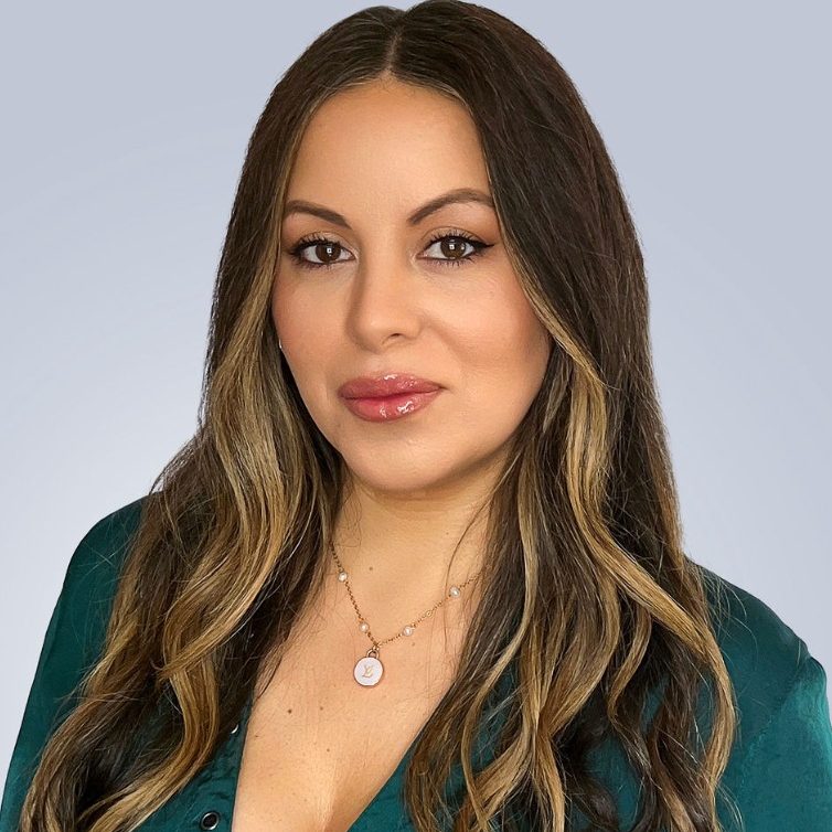 raquel vazquez headshot